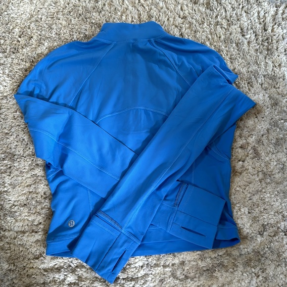 It’s a Rulu Run Cropped 1/2 Zip - Picture 10 of 10